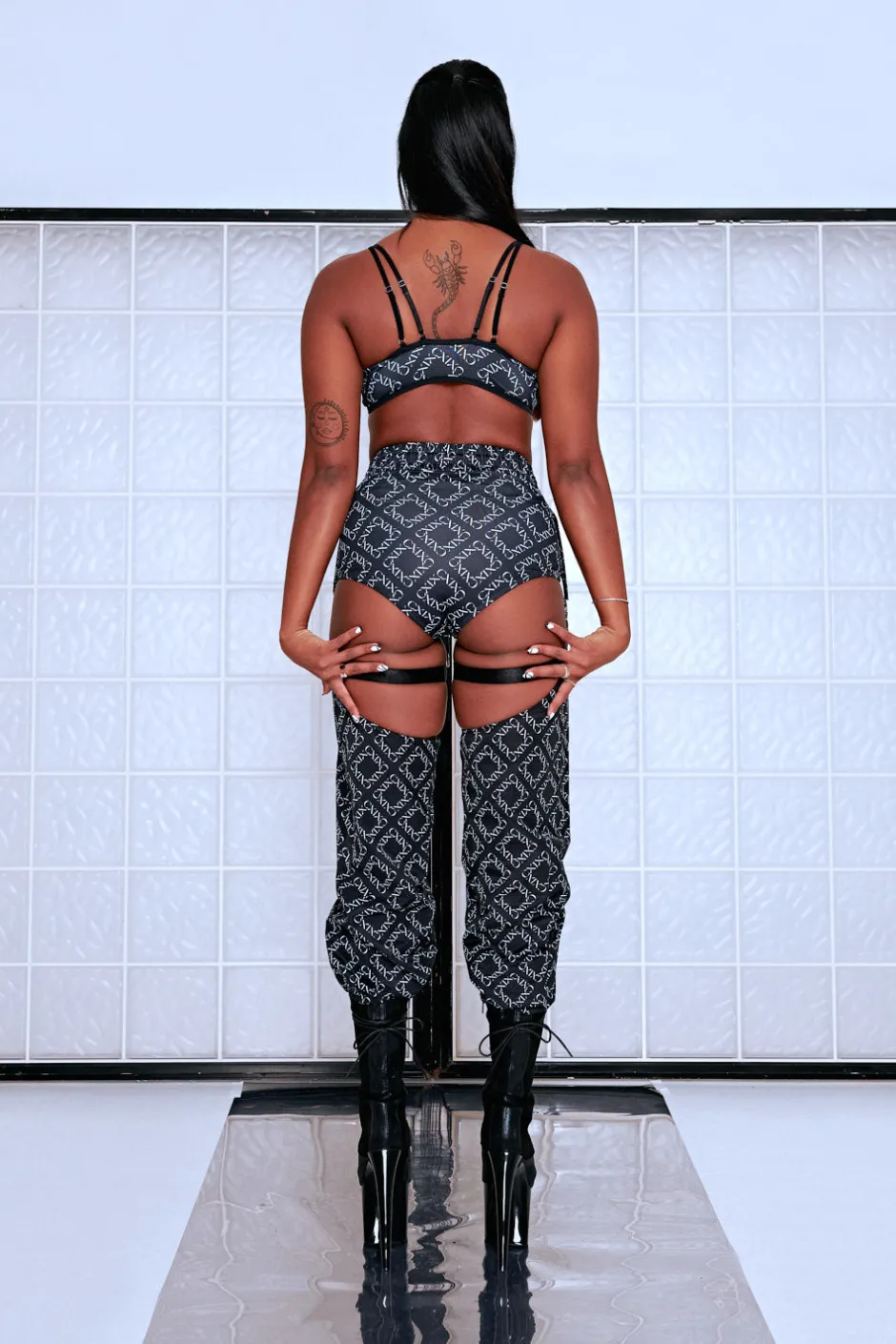 Leggings & Bikers*CXIX 119 Chaps - Black With Print