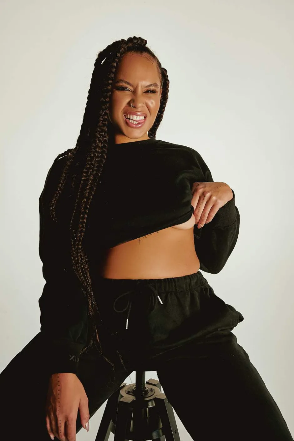 Tees & Tops*CXIX Oversized Cropped Jumper - Black